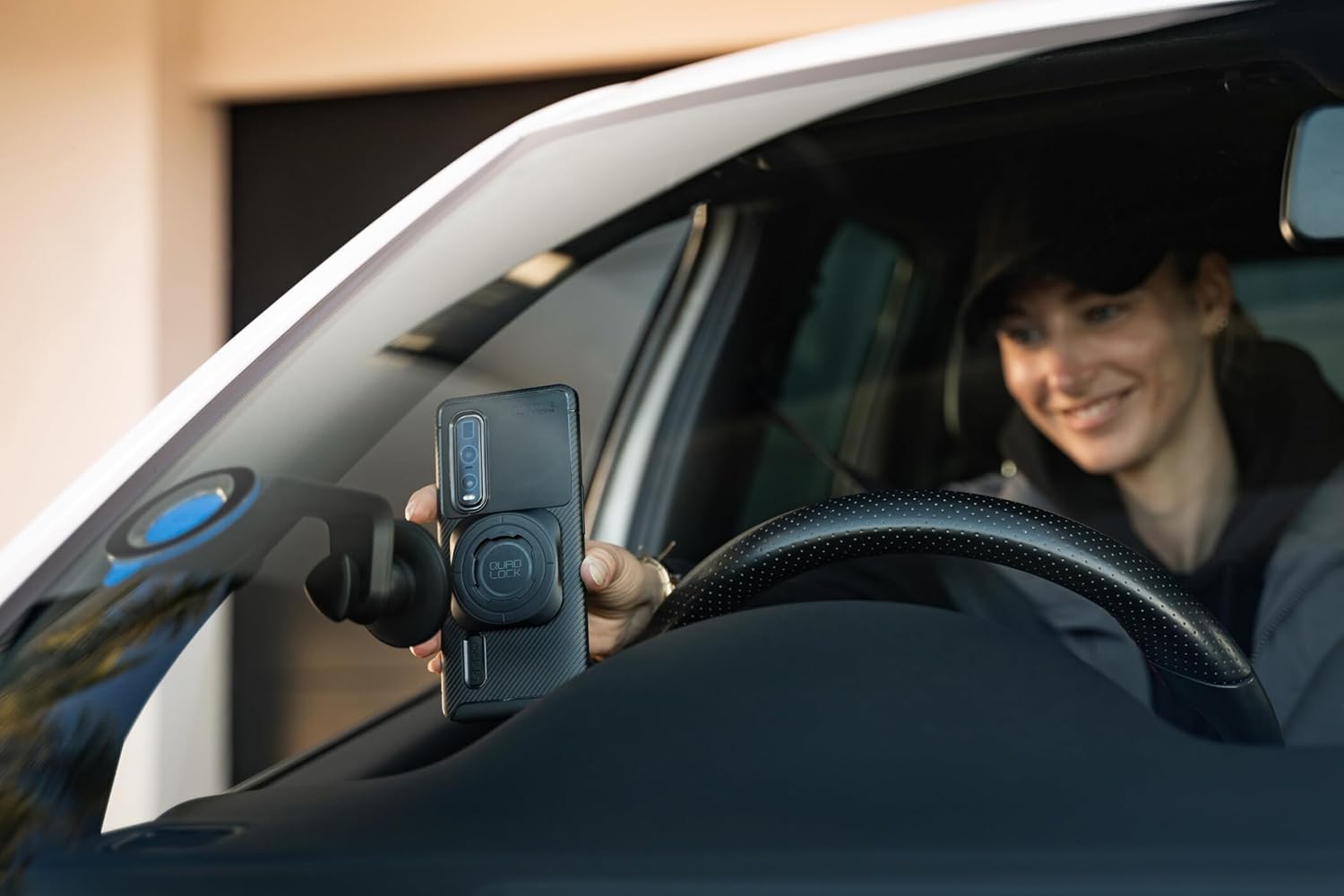 Mag Universal Adaptor