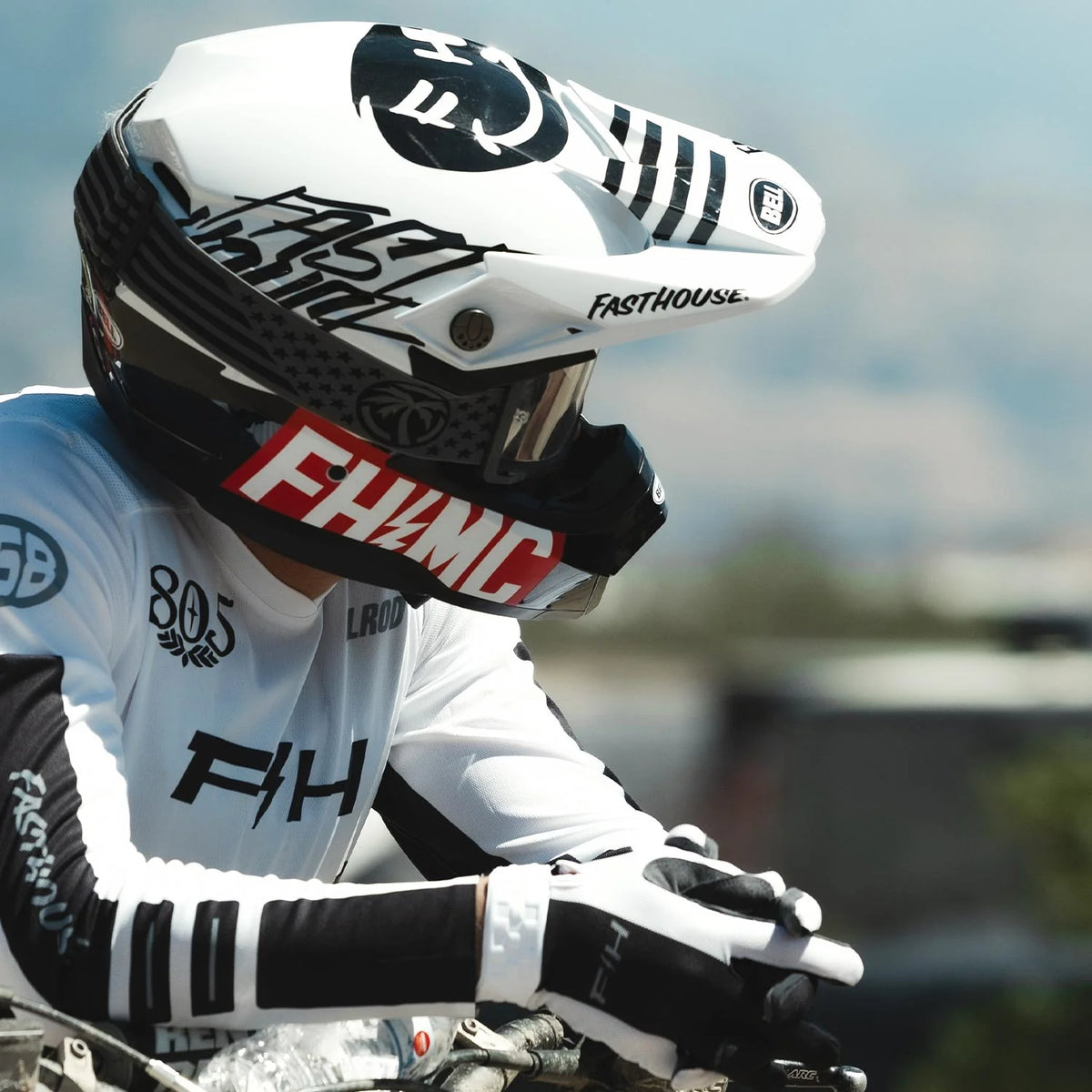 Bell x FH 26 Moto-10 Mips Helmet