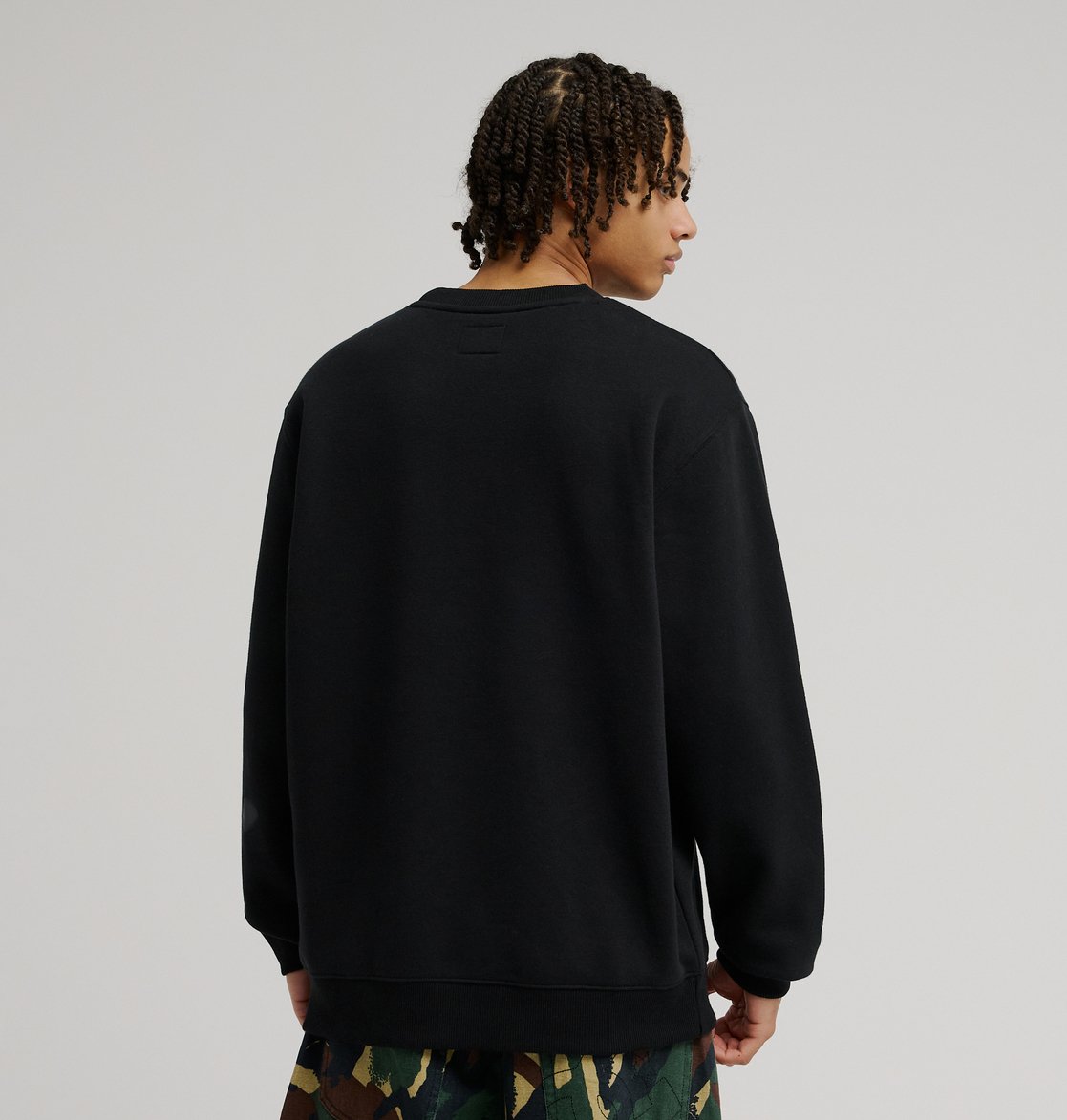 DC Heritage Font Crew Sweater - Black
