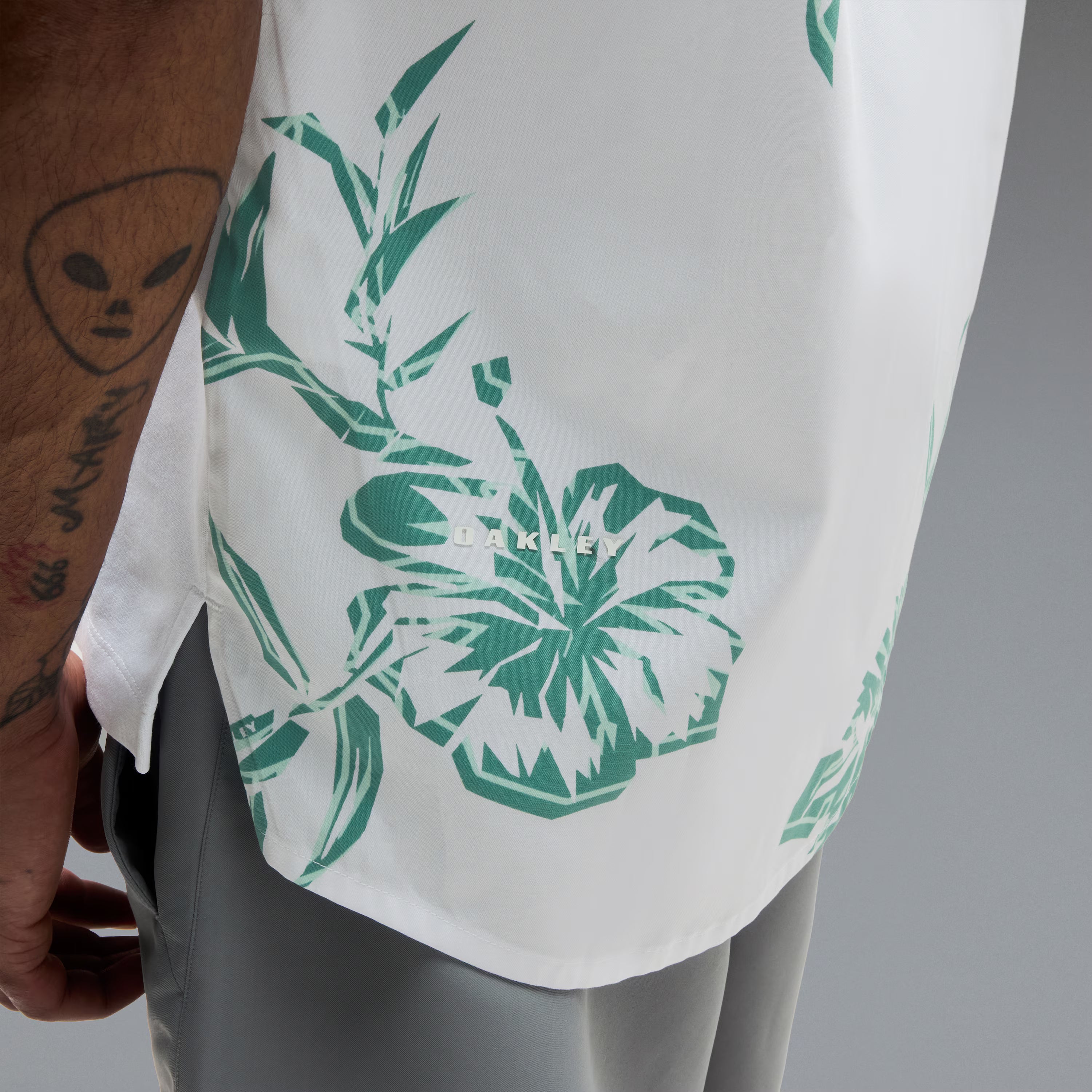 Oakley Hibiscus Breeze Tee - White