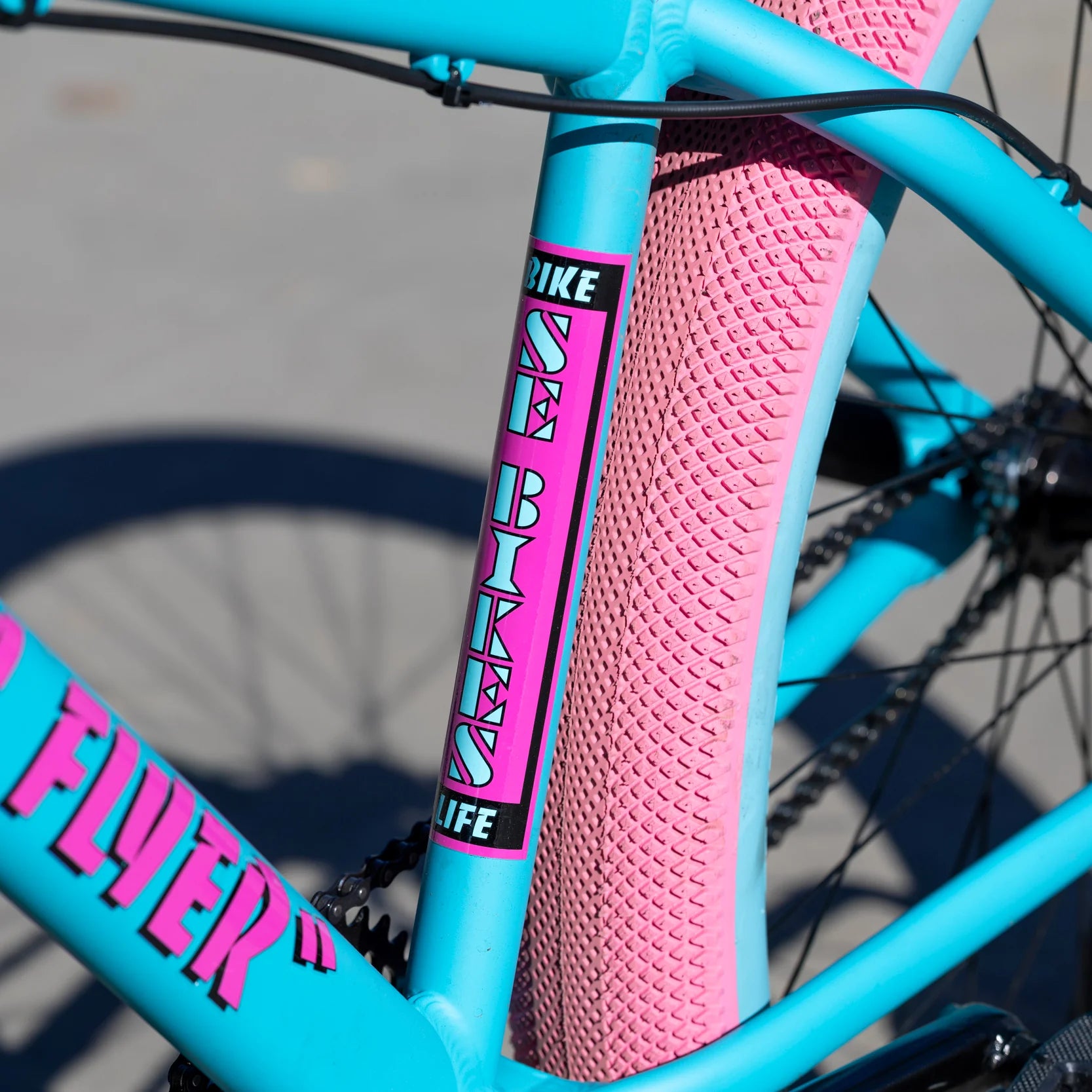 SE Bikes Maniacc Flyer 27.5" Complete Bike - Aqua Bubblegum